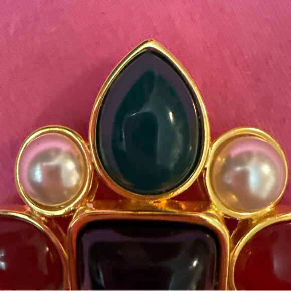 JOAN RIVERS Cabochon Faux Pearl Maltese Cross Brooch Modest Jewelry 2 1/2” - Picture 7 of 10